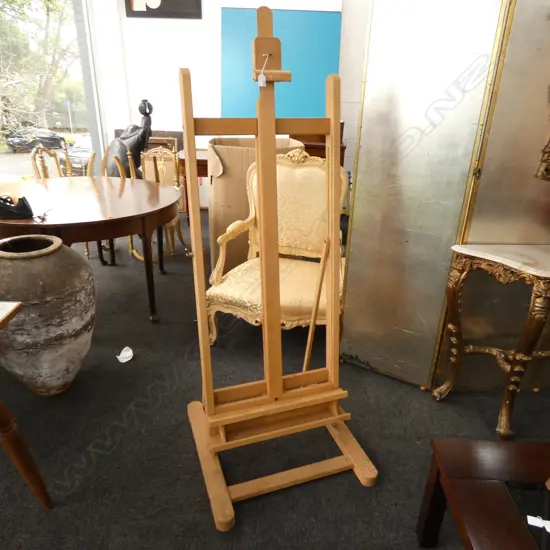 QUALITY ARTIST'S EASEL, FULL SIZE HIGHLY  ADJUSTABLE