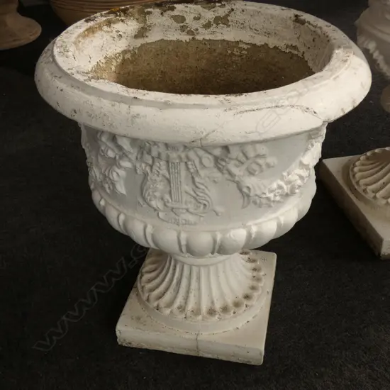 CONCRETE GARDEN PLANTER H 450 REPAIRS