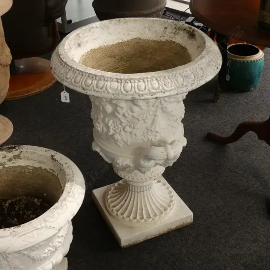 LARGE CONCRETE GARDEN URN H 700 MM REPAIRS
