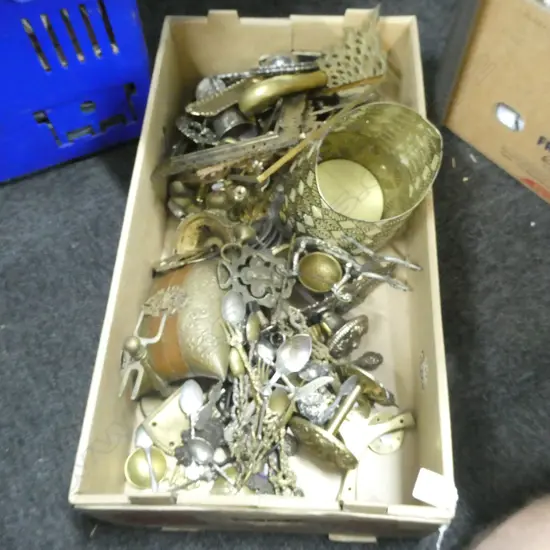 BOX LOT ASST. BRONZE / BRASS ETC