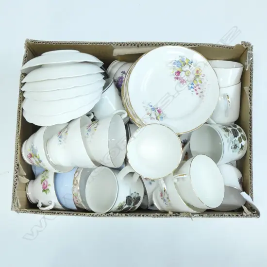 GOOD BOX LOT ASST. TRIOS & CUPS & SAUCERS 