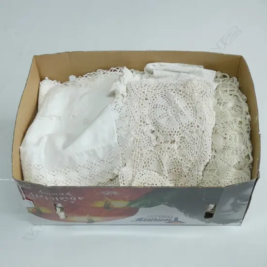 BOX LOT VINTAGE LINENS