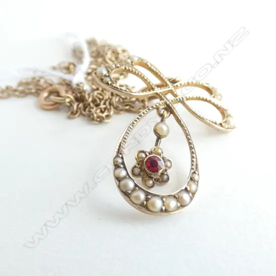 (19659) EDWARDIAN 9CT SEEDPEARL PENDANT ON CHAIN