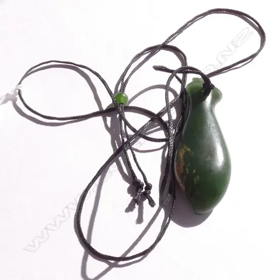 OMNI CAEON KAHURANGI POUNAMU HAND CARVED ORGANIC FORM PENDANT