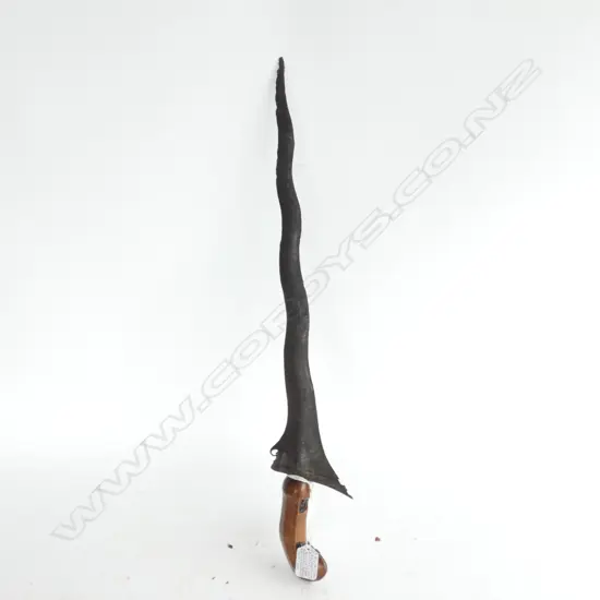 BALI KRIS TRADITIONAL STYLISED CARVED HILT - SMOOTH DARK PATINA - SERPENTINE SHAPED BLADE - NO SCABBARD - L 450MM