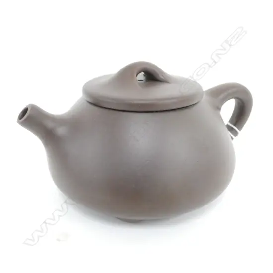 CHINESE ZI SHA TEAPOT L 140 MM