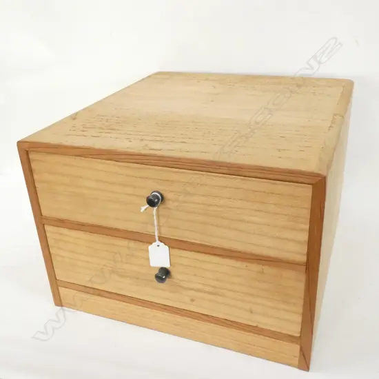 SMALL OLD JAPANESE COLLECTORS/ 2-DRAWER SEWING CHEST OR FILING CABINET - 365 X 390 X 270MM