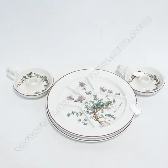 PR VILLEROY & BOCH DIVIDED PLATES (DIA 245MM) & PR CANDLE HOLDERS