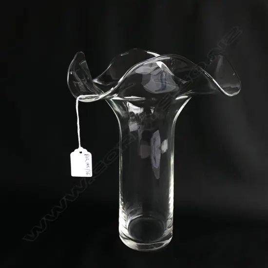 ART GLASS VASE H.295mm FLARED SCALLOPED RIM
