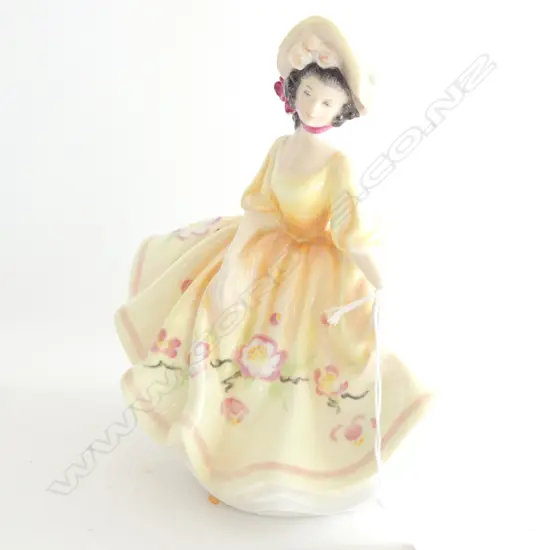 R/DOULTON FIGURINE 'SUNDAY BEST' HN2206 H. 190mm