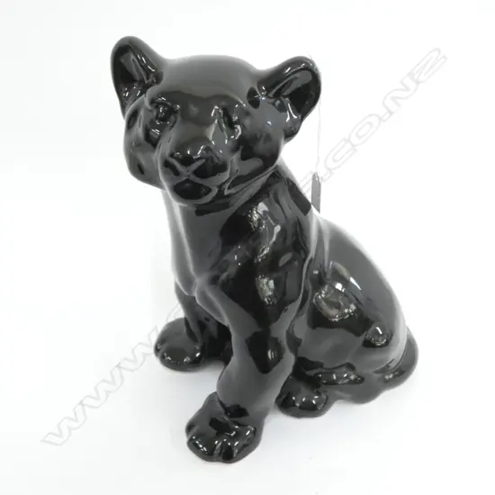 LARGE NZ FORESTWARE SEATED LION H.380mm