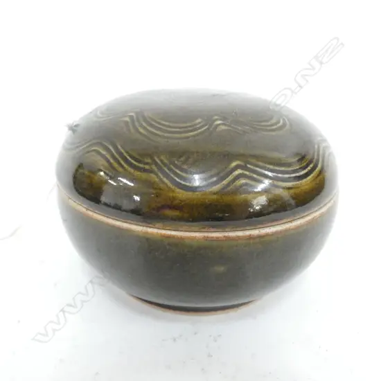 PAUL FISHER LIDDED TRINKET BOX 100mm dia UNMARKED