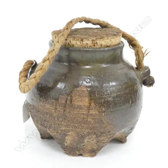 NZ STUDIO POTTERY ONION JAR H.180mm