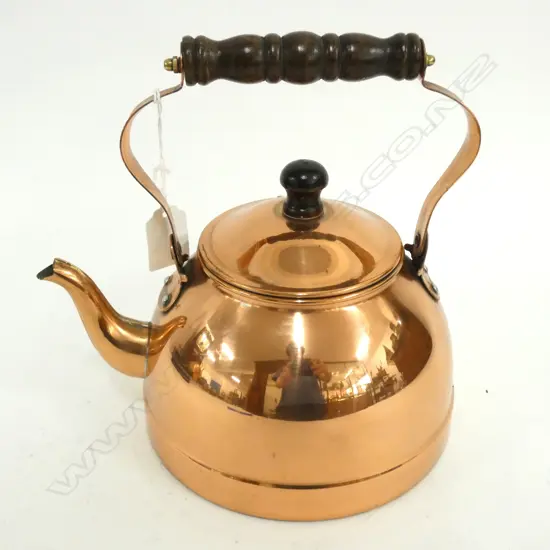 COPPER KETTLE - COPPER & WOODEN SWING HANDLE DIA. 175MM