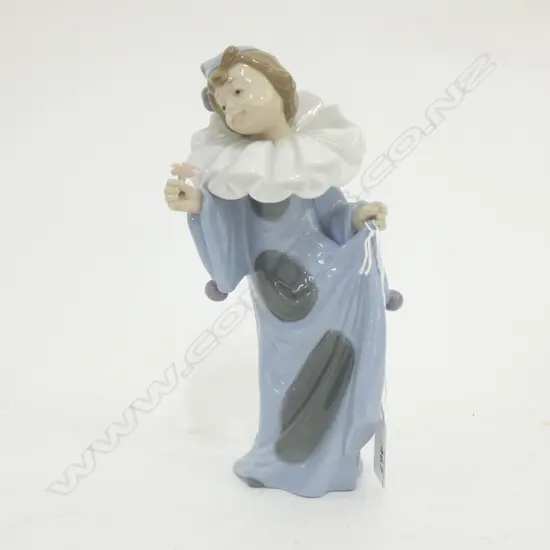 NAO FIGURE CLOWN WITH FLOWER H.205mm