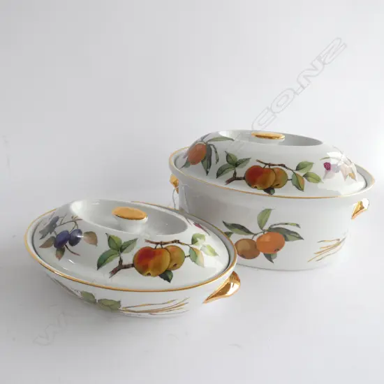 2 R/WORCESTER EVESHAM LIDDED TUREENS L. 250mm