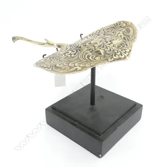 POLISHED BRONZE STING RAY ON STAND L.310mm