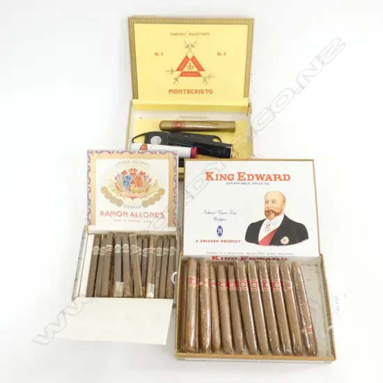 3 CIGAR BOXES /CUTTERS+ APPROX 31 CIGARS