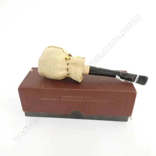 MEERSHAUM PIPE IN ORIGINAL BOX
