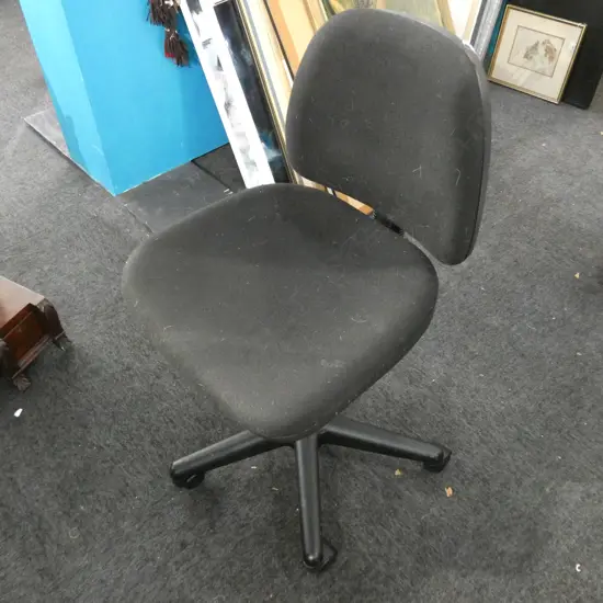 SWIVEL OFFICE CHAIR 