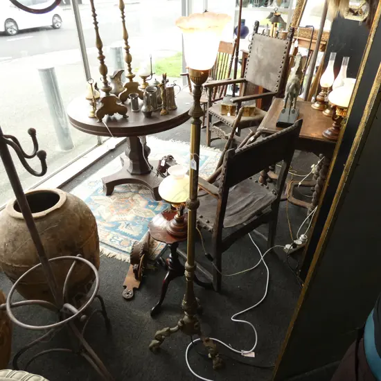 BRASS FLOOR LAMP WORKING