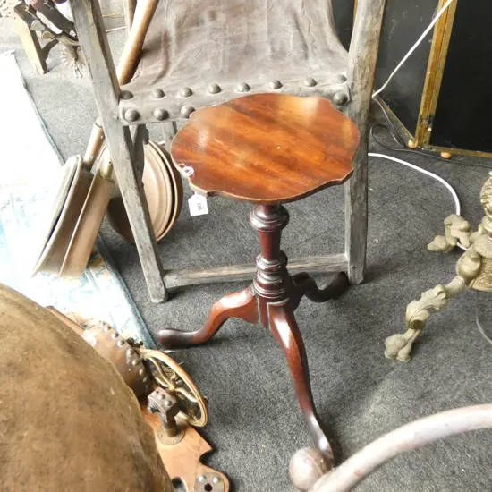 TRIPOD BASE WINE STAND