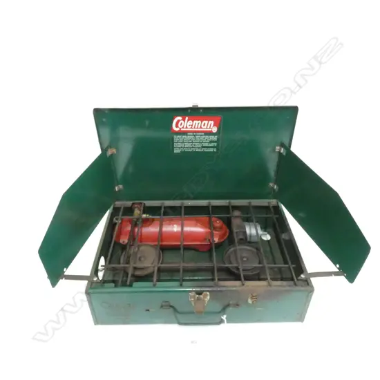 VINTAGE COLEMAN CAMP OVEN