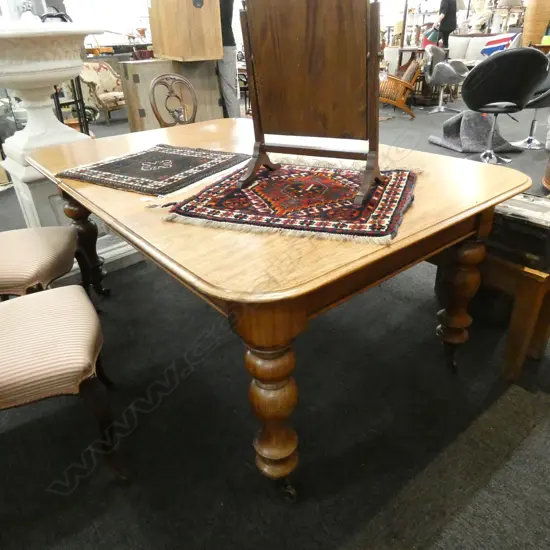 ANTIQUE CEDAR DINING TABLE EXTENDS w. 2 LEAVES AF