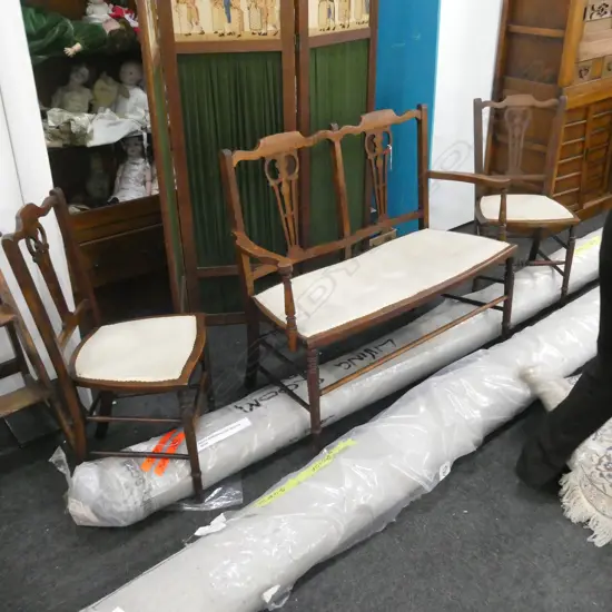 EDWARDIAN SEATEE + 2 MATCHING CHAIRS 