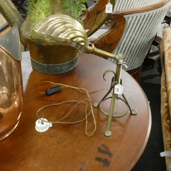 VINTAGE BRASS CLAM SHELL LAMP