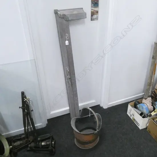 BRASS & COPPER COAL SCUTTLE & FIRE CURB