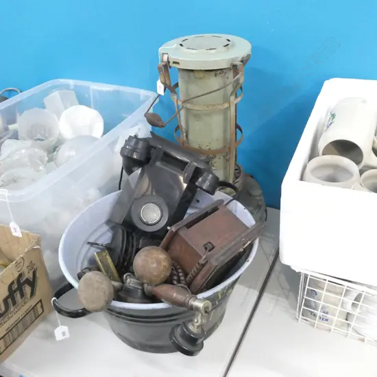 LOT ENAMEL BIN /PHONES/HEATER ETC