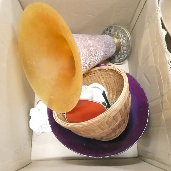 LOT ASST GLASS VASE/BOWL /ORIENTAL PORCELAIN ETC