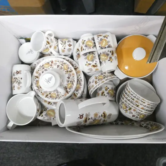 BOX LOT R/DOULTON 'INDIAN SUMMER' DINNER SERVICE