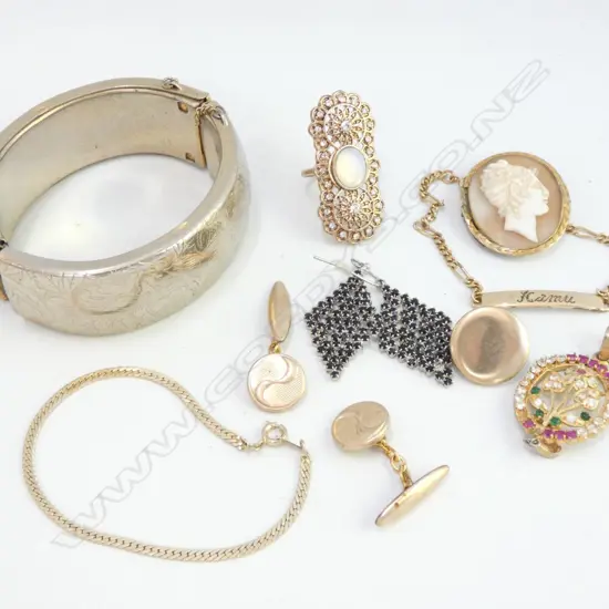 ASST LOT JEWELLERY/CAMEO ETC 