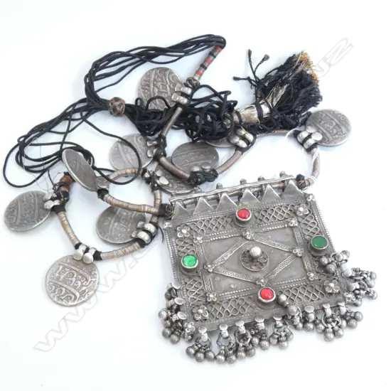 VINTAGE INDIAN SILVER NECKLACE THE LGE TABLET PENDANT...