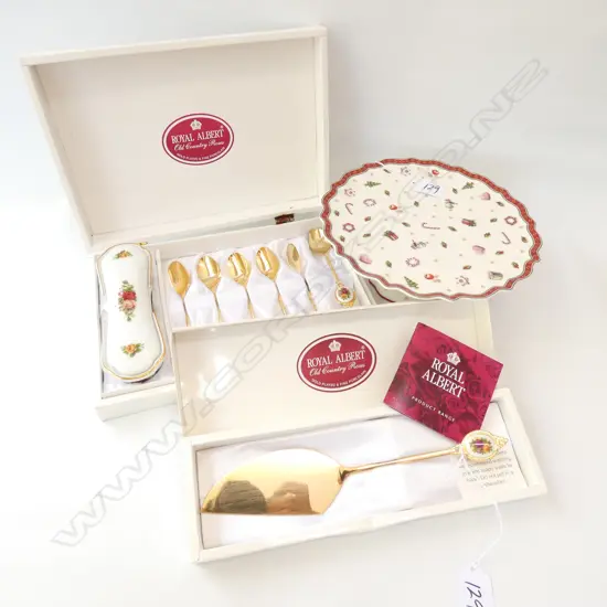 ROYAL ALBERT OCR GOLD PLATED CAKE SERVER PLUS TEASPOONS (6) & CADDY, BOTH BOXED + VILLEROY & BOCH CAKE STAND