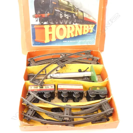 HORNBY TRAIN PASSENGER SET NO.21 (39)