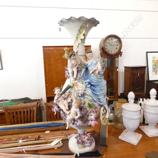 CAPODIMONTE URN AF 1290MM H