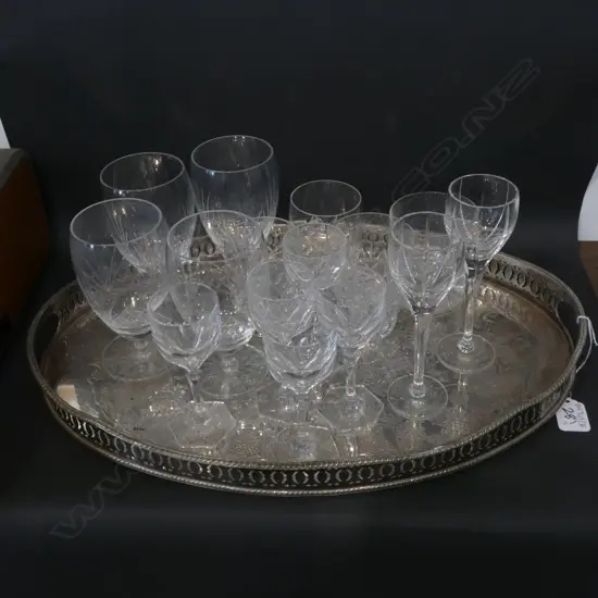 EP TRAY, CRYSTAL GLASSES 