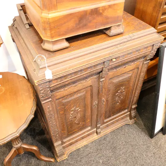 ANTIQUE SEWING MACHINE IN CABINET 'DAVIS' DAYTON OHIO 650MM W