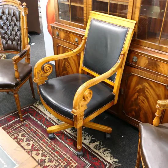 EXECUTIVE SWIVEL CHAIR 600 W 600 D 1060MM H