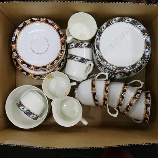 BOX OF CHINA ROYAL ALBERT