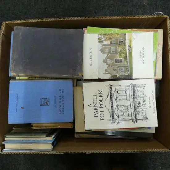 BOX LOT BOOKS HISTORIC NZ INTEREST