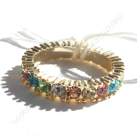 SILVER GILT BAND RING WITH FAUX COLOURED STONES