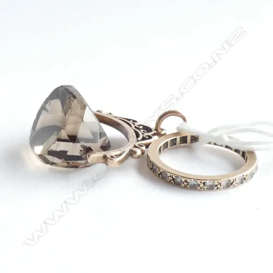 9CT GOLD & GLASS FOB + 9CT GOLD & CRYSTAL RING