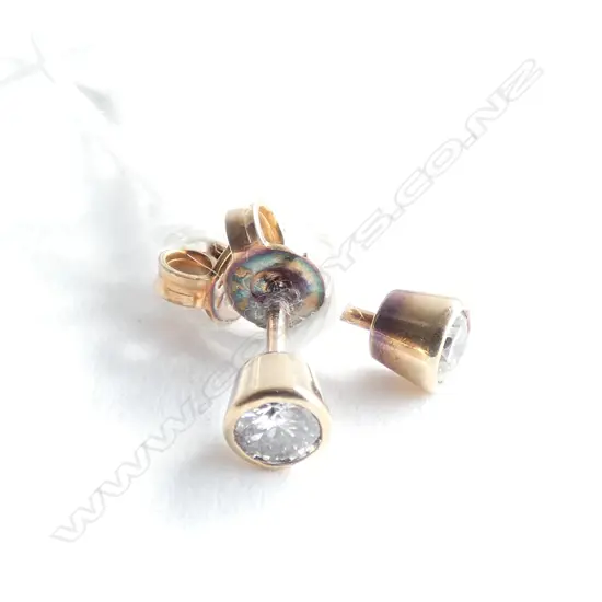 (19188) PR 9CT DIAMOND SOLITAIRE EARRINGS