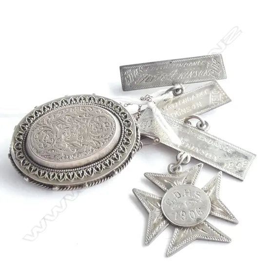 2 STG SILVER BROOCHES 29.8 GRAMS 