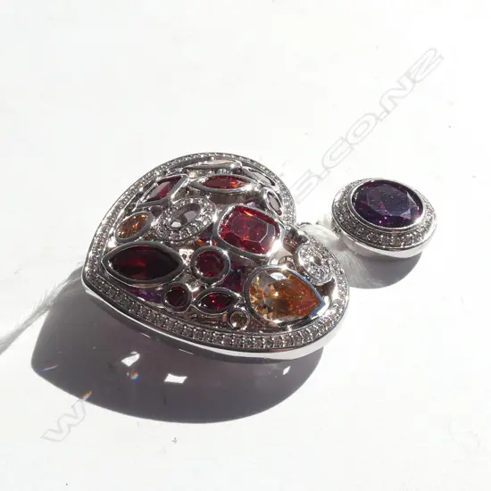 KAGI HEART PENDANT & CIRCULAR PENDANT