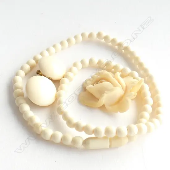 IVORY NECKLACE, PENDANT & PR EARRINGS